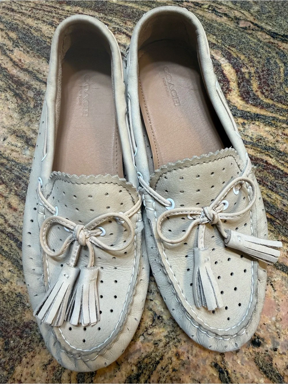 Coach Nadia Perforated Suede Driving Moccasins Tassel Loafers Stone 6.5 EUC